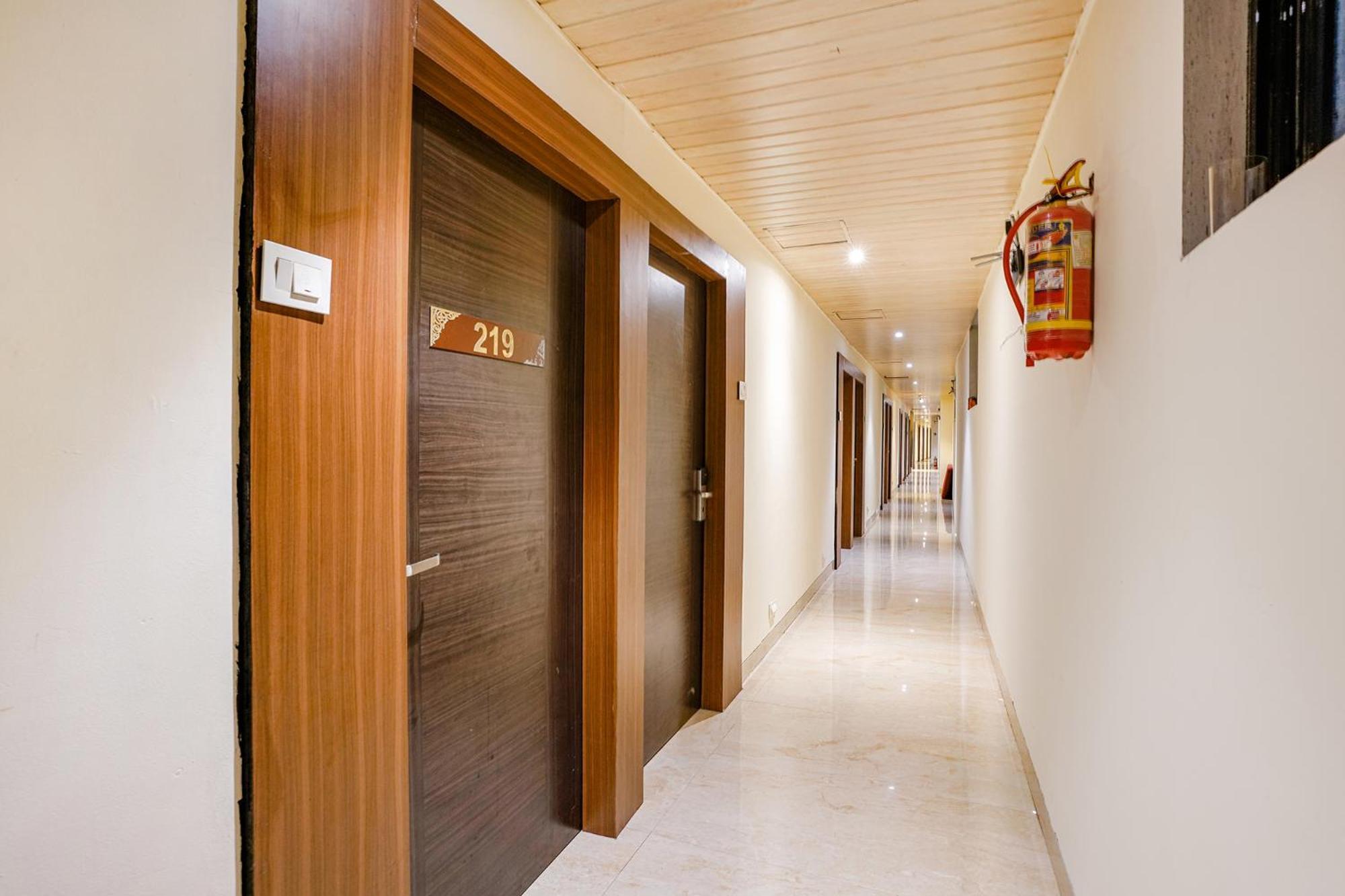 Fabexpress Embassy Suites - Nr Bkc Mumbai Exterior photo